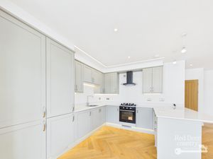 Kitchen- click for photo gallery